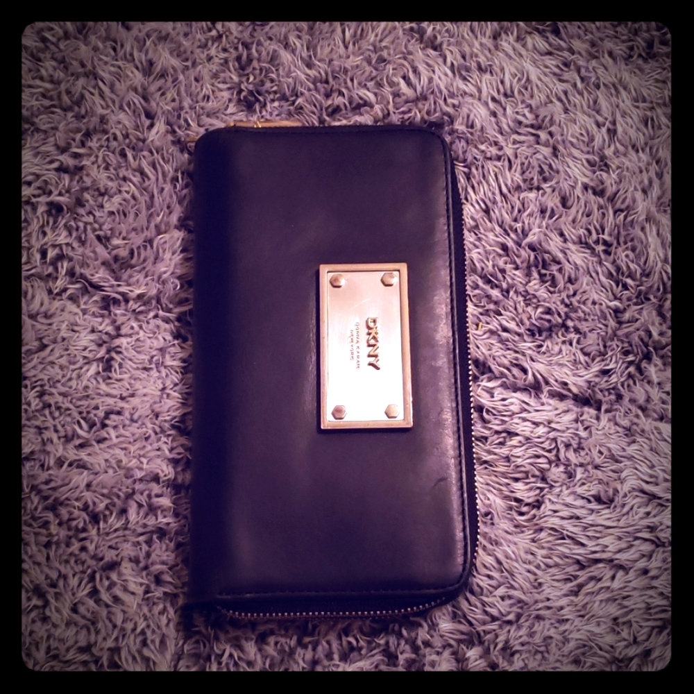 DKNY Wallet
